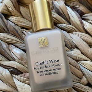 Estée Lauder Doublewear foundation